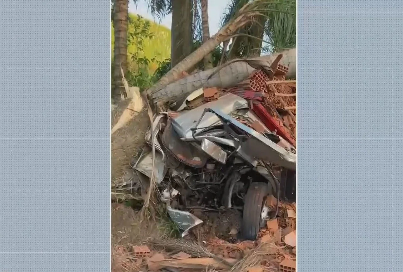 Acidente na PE-60: colisão entre caminhão e carro deixa um morto e três feridos em Ipojuca