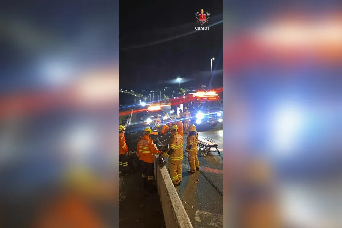 Carro colide em mureta na BR-020 4 horas após acidente fatal