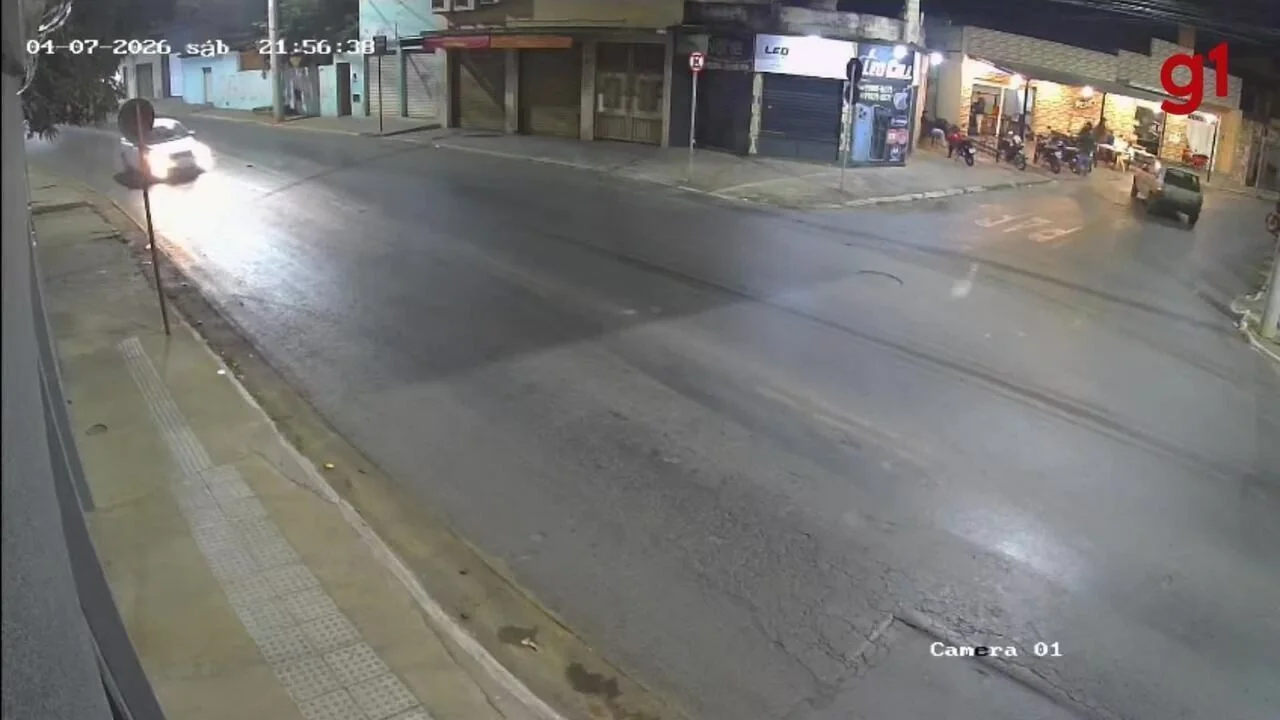 Carro invade pizzaria e mata homem em Montes Claros; motorista preso