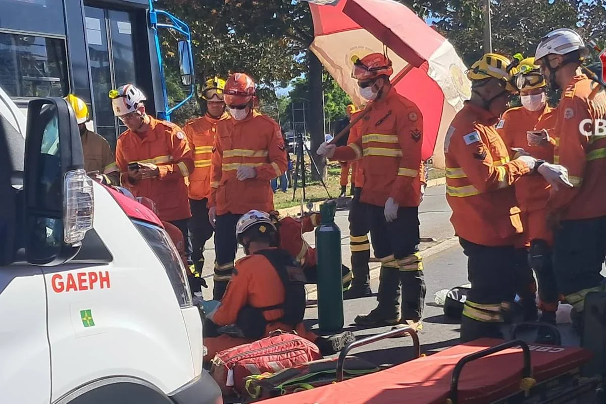 Ciclista de 49 anos morre atropelado por ônibus na EPTG