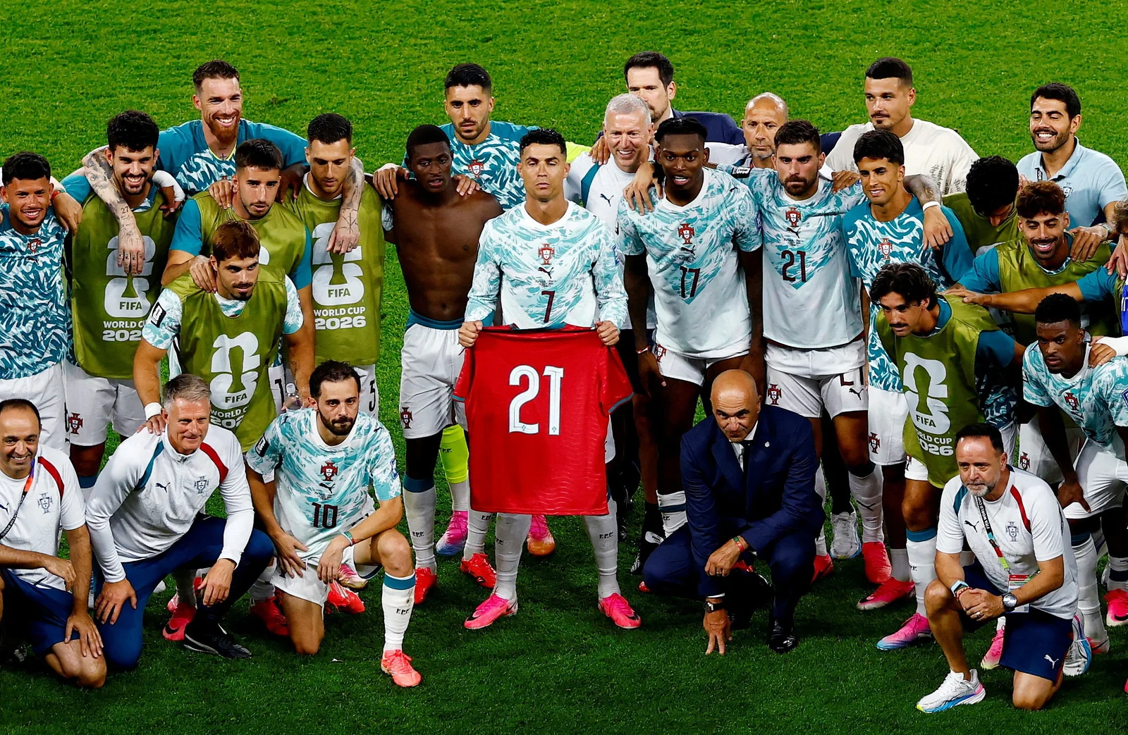 Cristiano Ronaldo homenageia Diogo Jota com camisa após vitória; relembre acidente