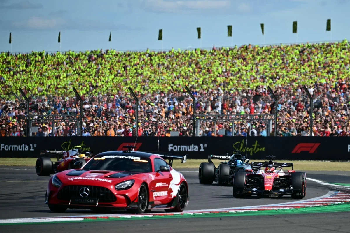 F1 precisa urgente de nova regra para safety car nas voltas finas, diz analista