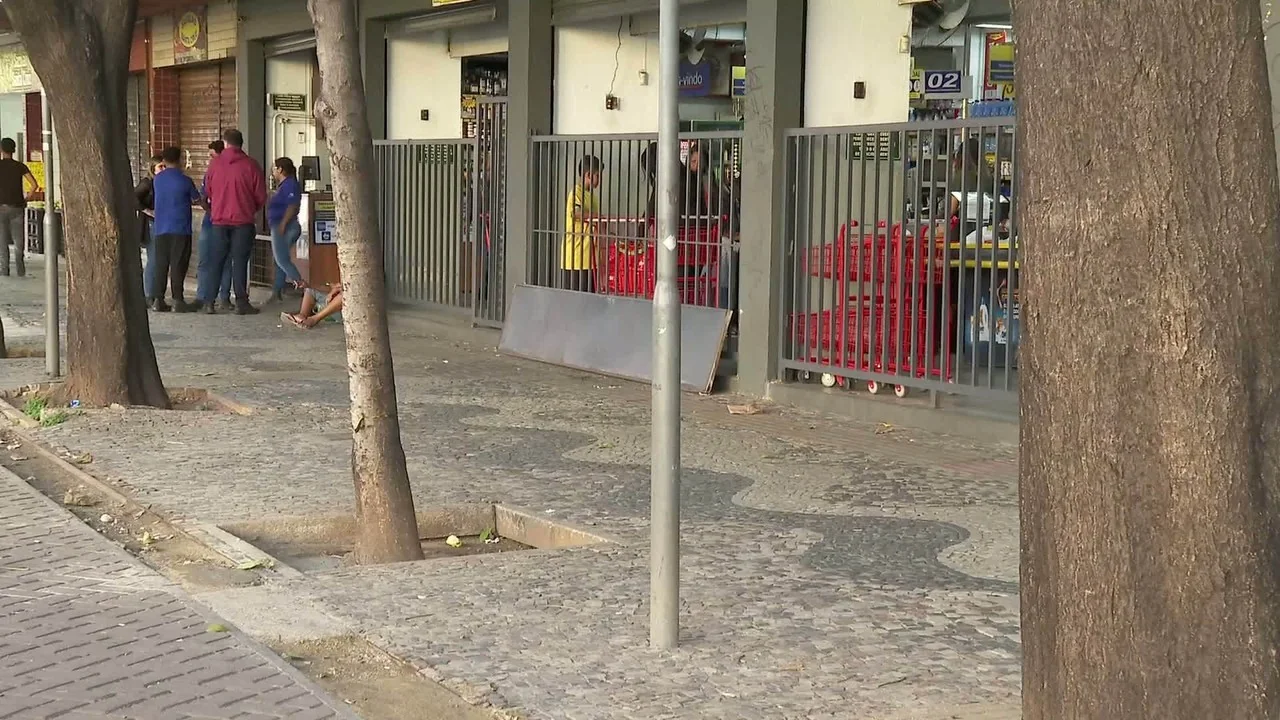 Facada em BH: fiscal é esfaqueado no pescoço ao abordar ladrão