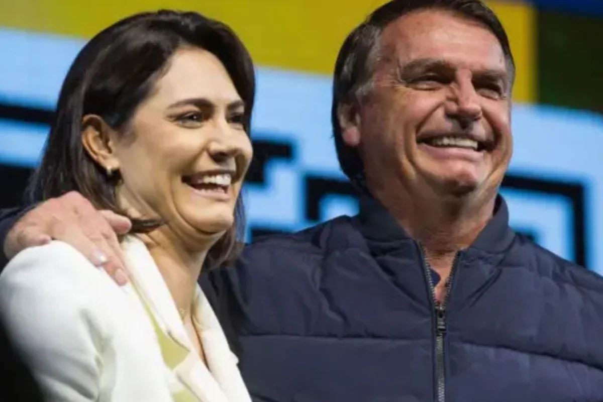 Guerra por espólio acelera derretimento da família Bolsonaro