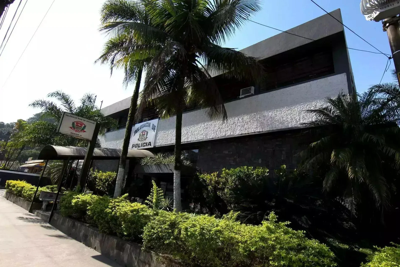 Preso homem que invadiu apartamento da ex e a agrediu com socos no Guarujá
