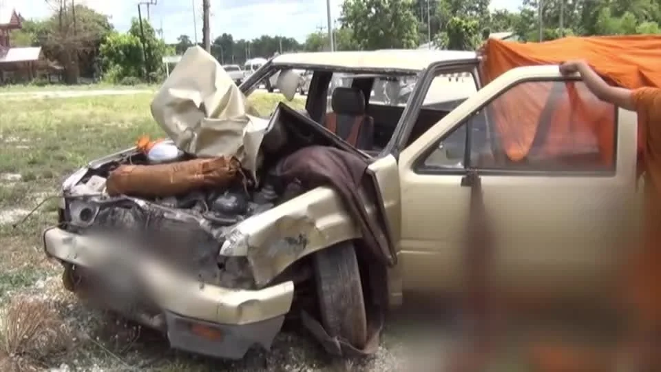 Tailândia: menino de 11 anos atropela e mata oito monges em peregrinação