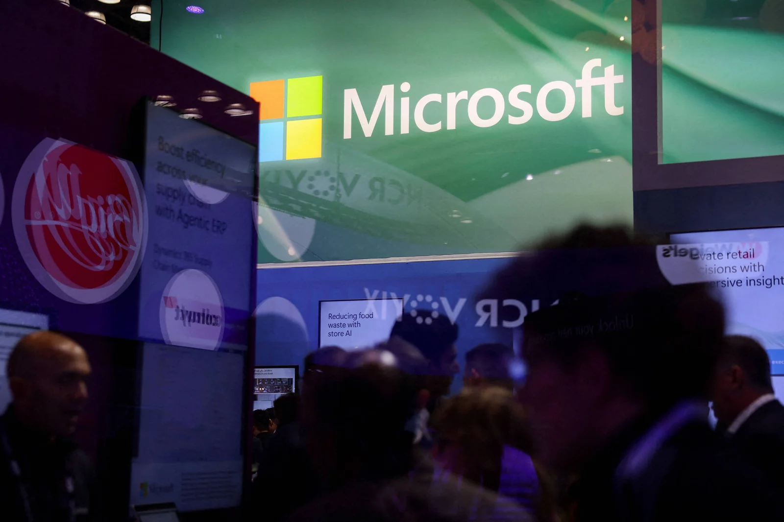 Microsoft cria empresa de US$ 2,5 bilhões para IA corporativa