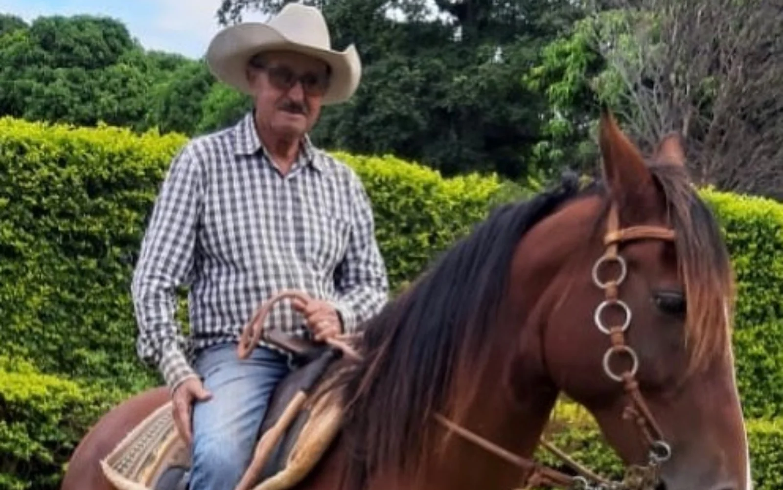 Morre João Batista Neves, pai do cantor Rionegro, aos 89 anos