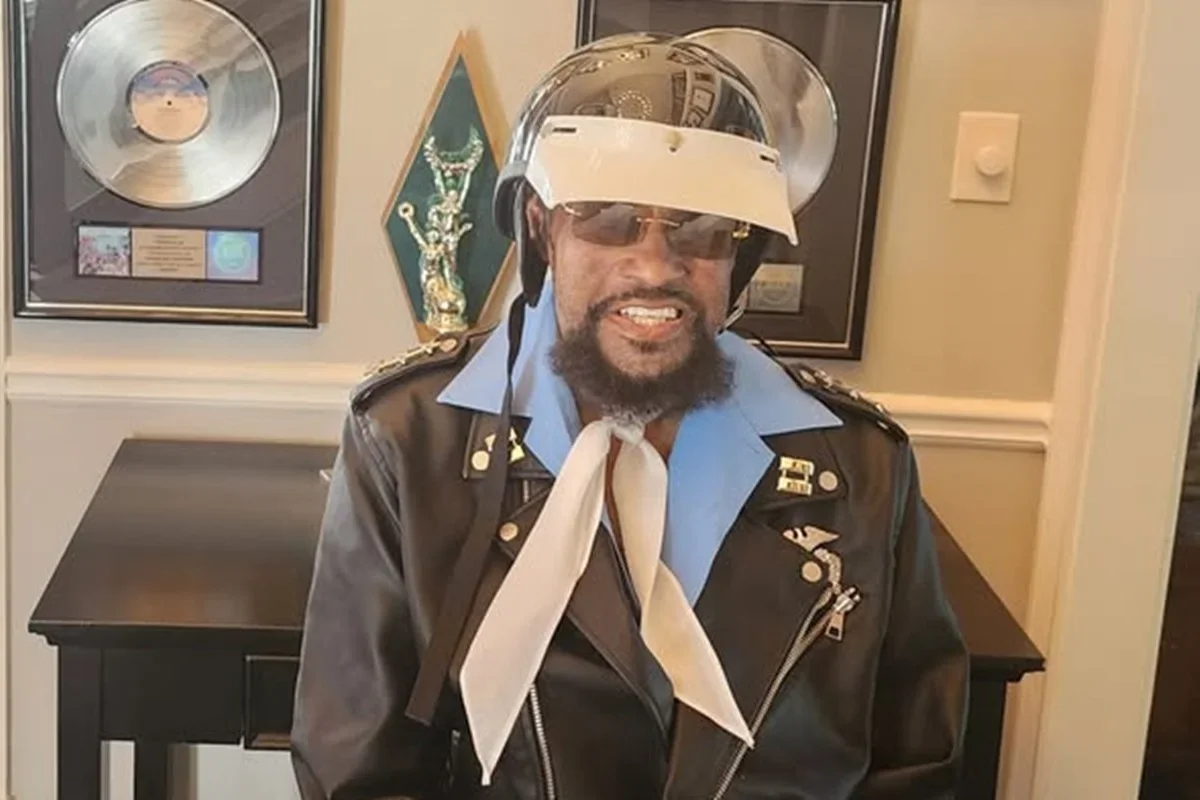 Morre Victor Willis, vocalista e policial do Village People, aos 74 anos