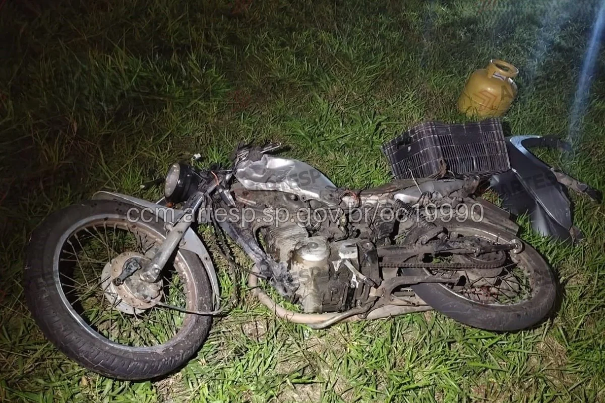 Motociclista morre após colisão com caminhonete em acesso à Dutra em Taubaté