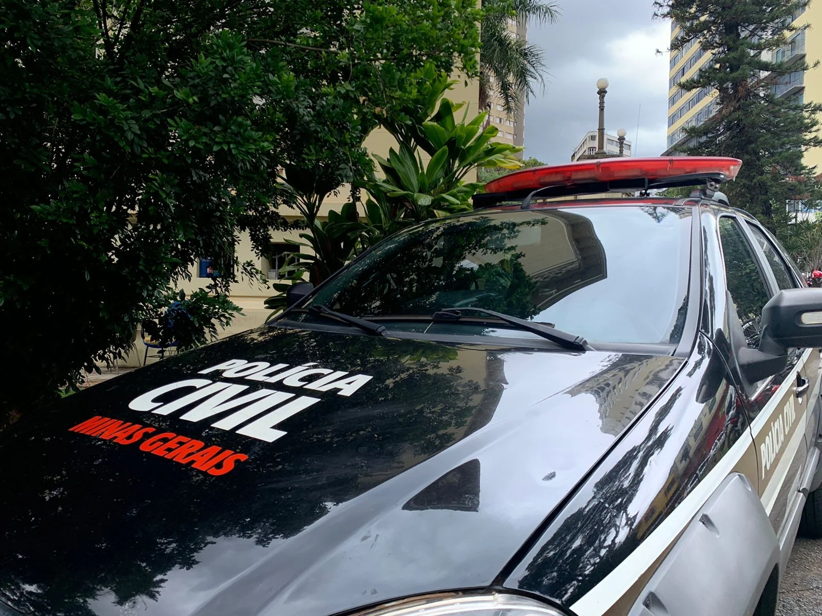 Duas mulheres são mortas a tiros em praça de Betim; dois suspeitos presos