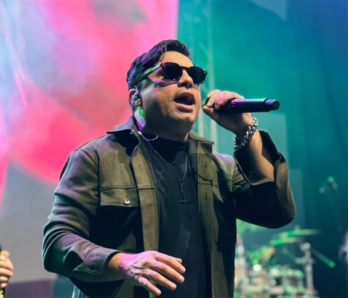 Neto Araújo, ex-Cavaleiros do Forró e vocalista da Collo de Menina, morre aos 42