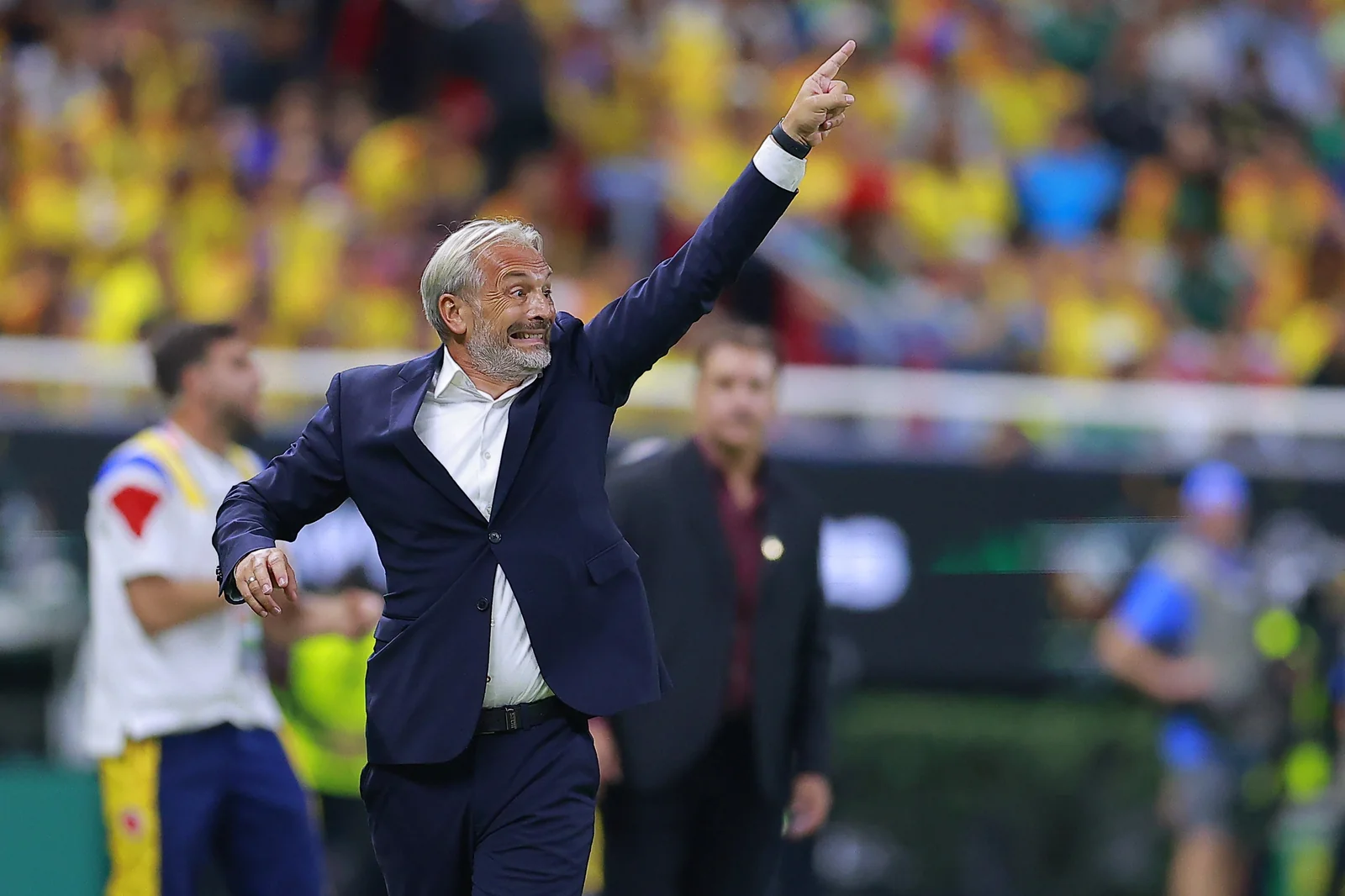 Pai de técnico morre durante eliminação da RD Congo na Copa