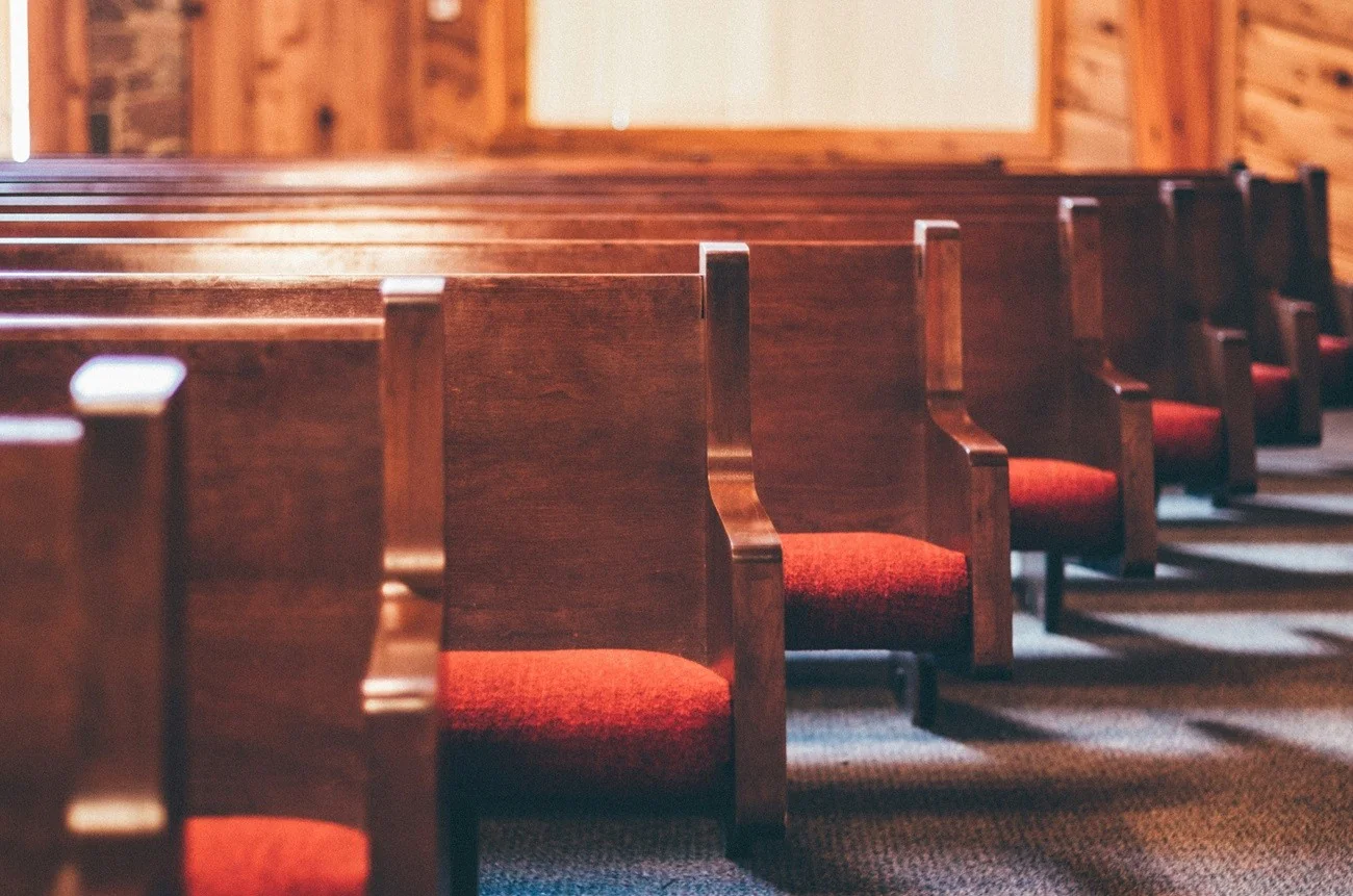 Pastor condenado a indenizar fiel por revelar segredo em culto