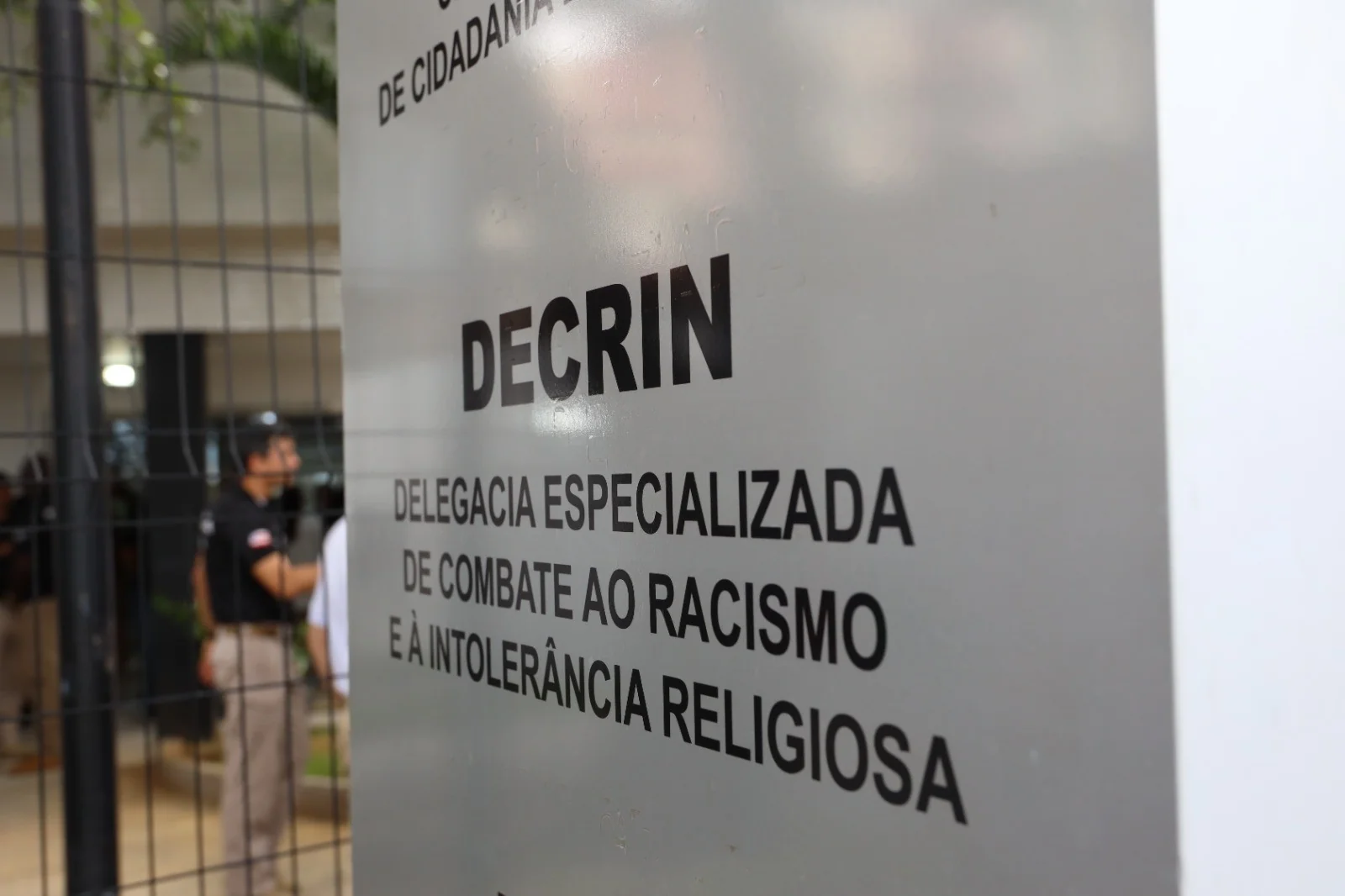 Preso após ofensas raciais contra funcionário do metrô de Salvador