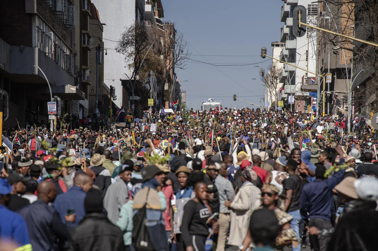 Protestos contra imigrantes tomam conta da África do Sul após prazo de saída