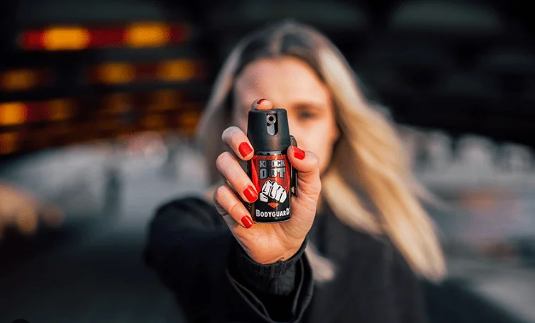 Senado aprova spray de pimenta para mulheres: projeto segue para sanção