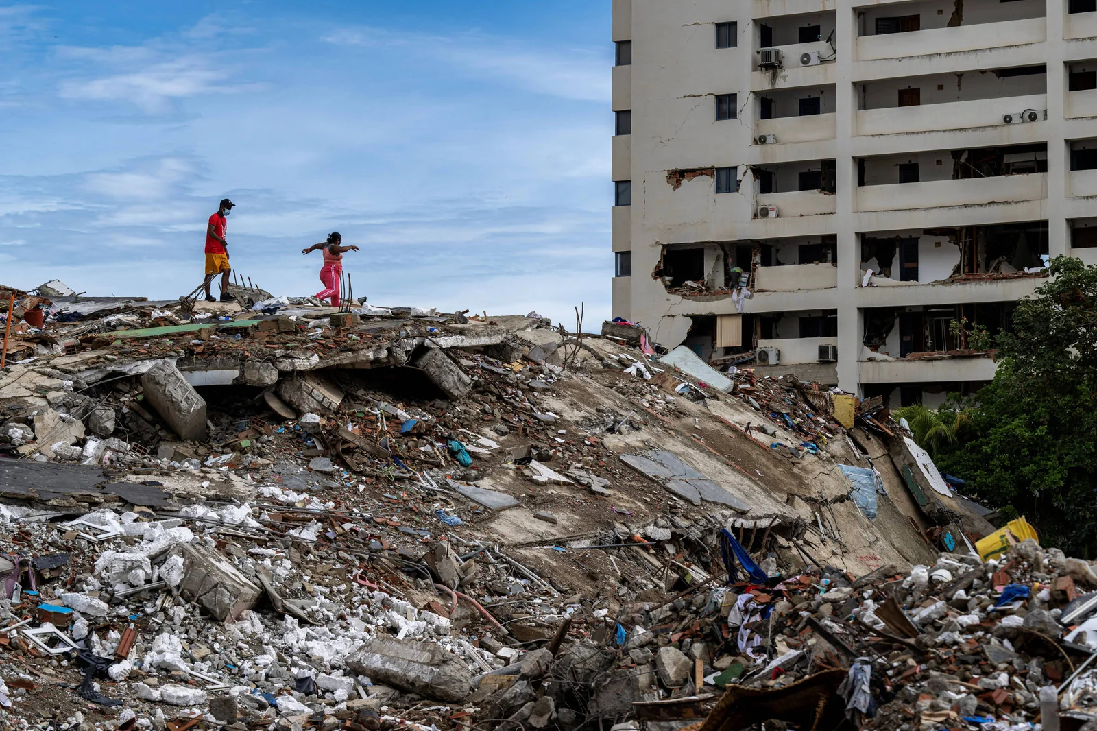 Sobe para 1.943 número de mortos em terremotos na Venezuela