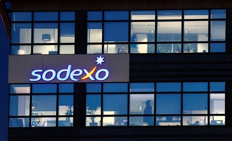 Sodexo eleva meta de receita anual após trimestre acima do esperado